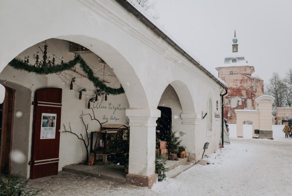 Tirdziņš “Gardu muti” Valmiermuižā